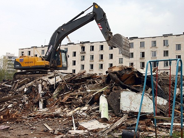 Снос зданий в Колпино: демонтаж домов