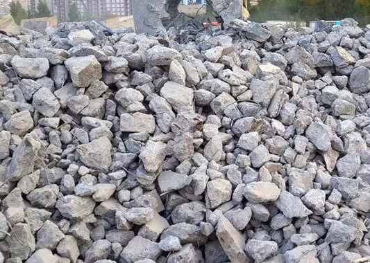 Купить бой бетона в Киришах: бетонная крошка