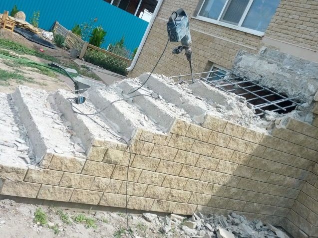 Демонтаж лестниц в Сланцах