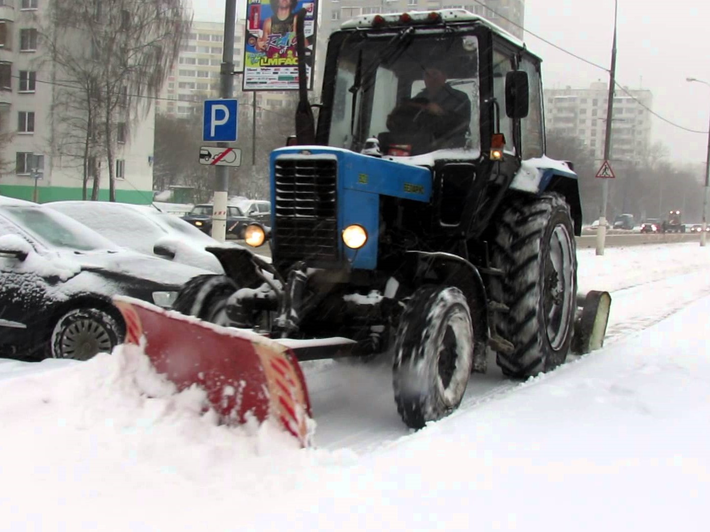 Уборка и вывоз снега в СПб цена